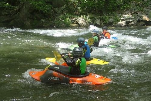 A beautiful view on the Qiojos River in Ecuador - Endless River Adventures 